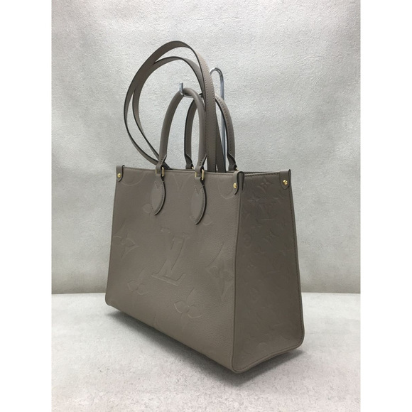 Louis Vuitton On The Go MM Monogram Leather Tote Bag - Picture 9 of 13